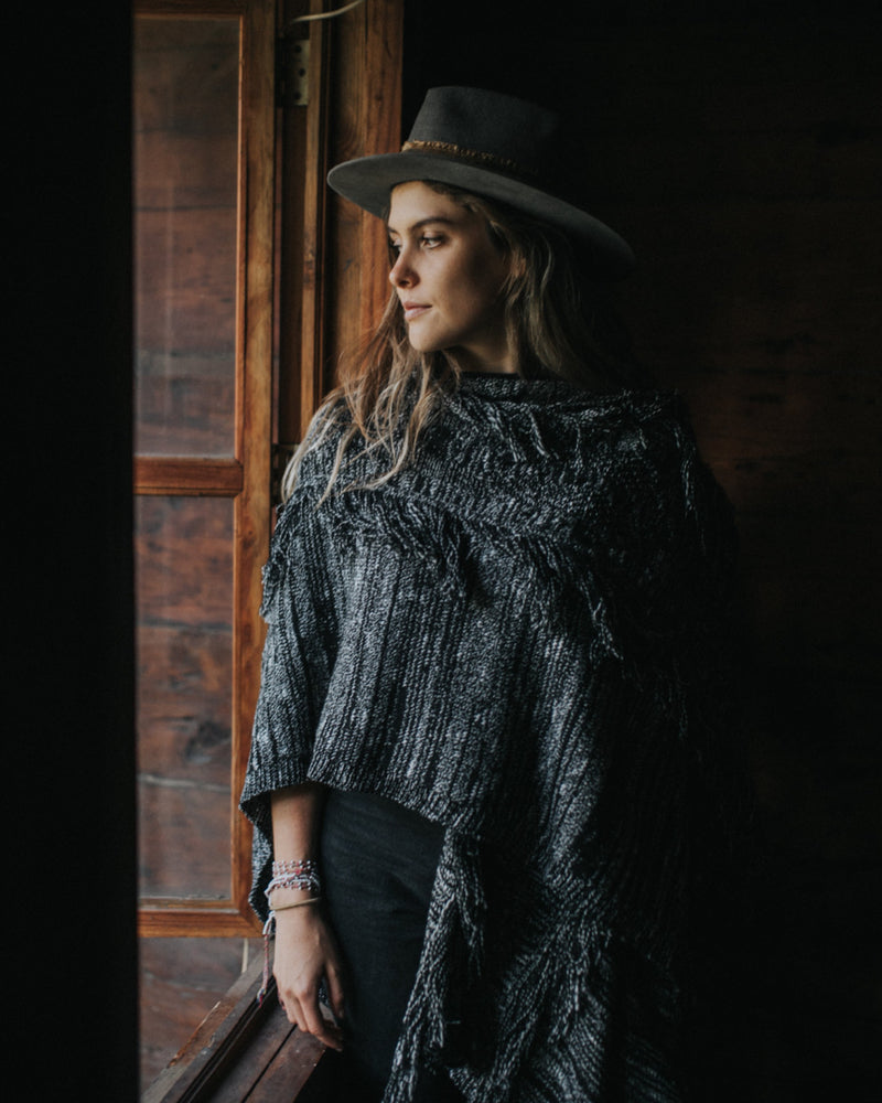 New Moon Cape Poncho - Espiritu